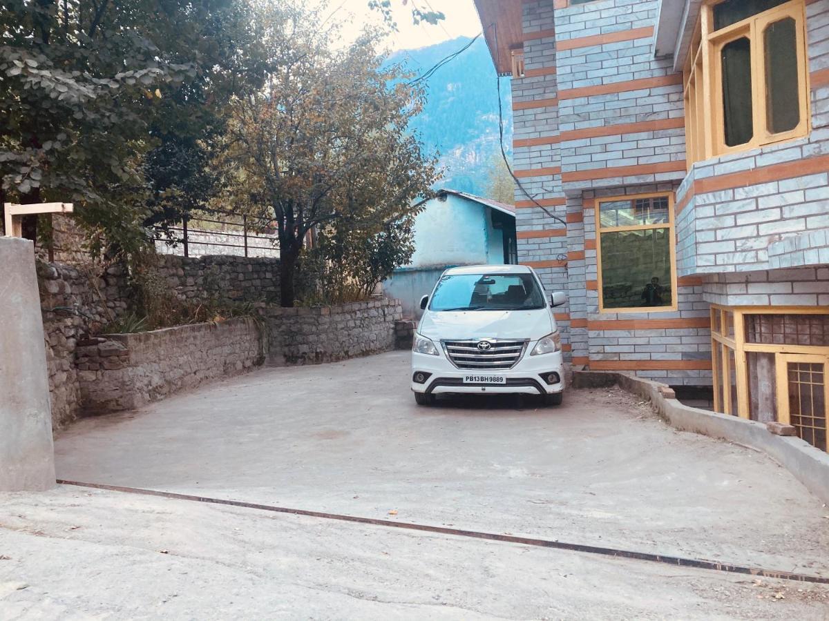 Woods Villa- A Luxury Mountains View Cottages Manāli Buitenkant foto