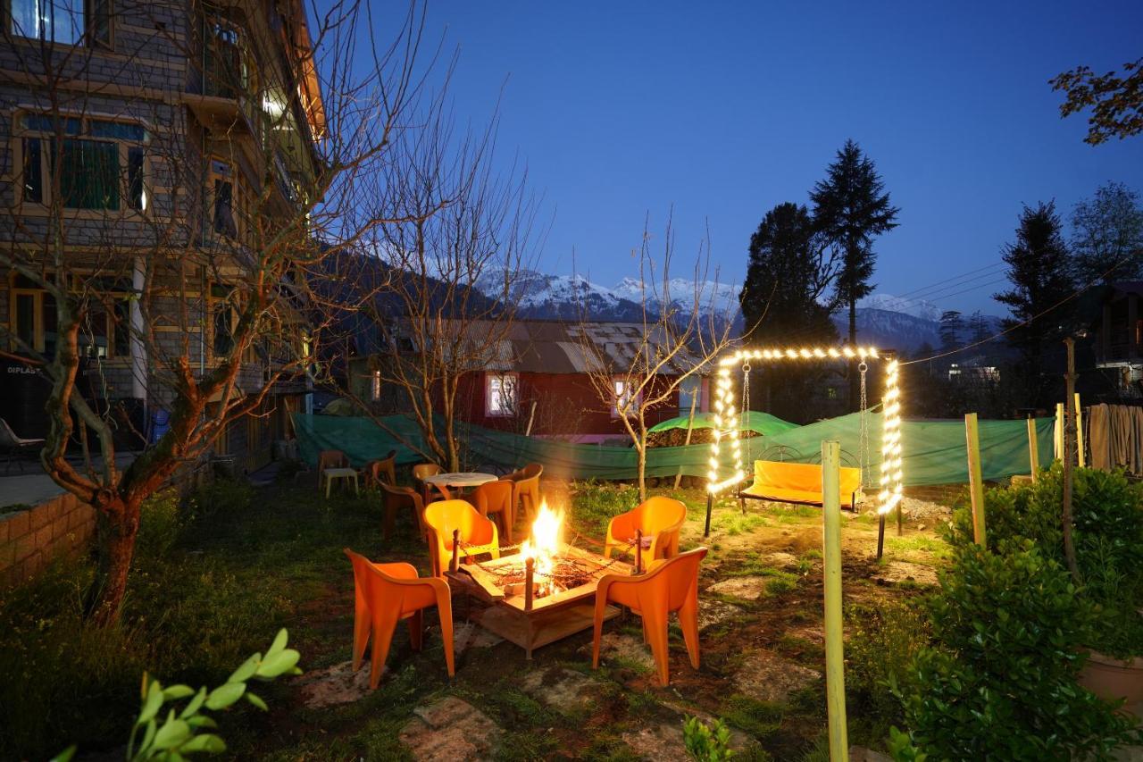Woods Villa- A Luxury Mountains View Cottages Manāli Buitenkant foto