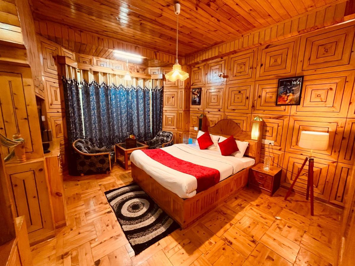 Woods Villa- A Luxury Mountains View Cottages Manāli Buitenkant foto