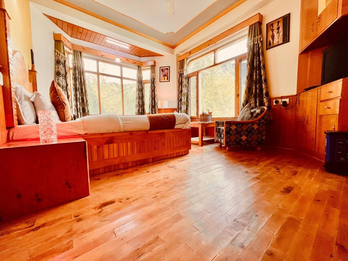 Woods Villa- A Luxury Mountains View Cottages Manāli Buitenkant foto
