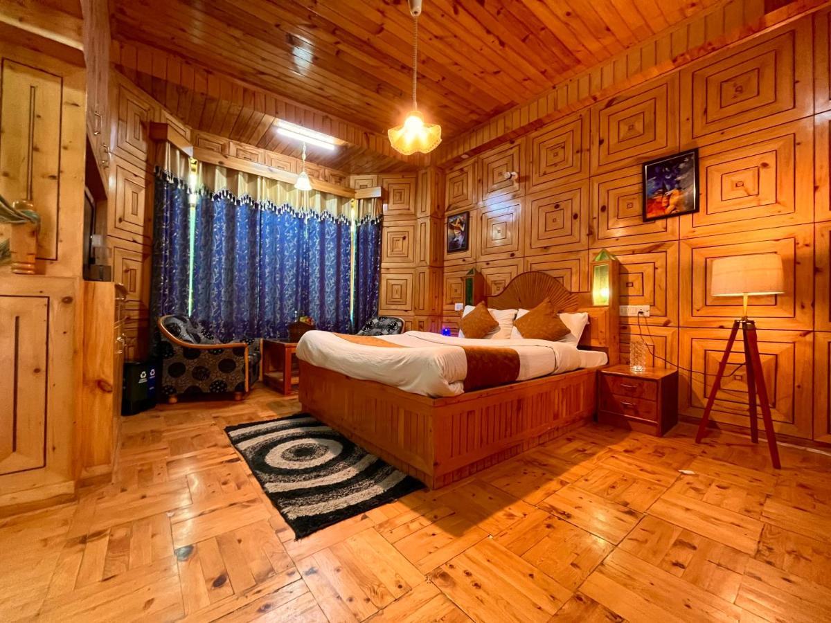 Woods Villa- A Luxury Mountains View Cottages Manāli Buitenkant foto