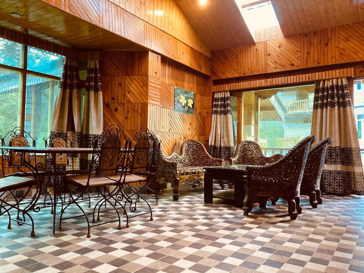 Woods Villa- A Luxury Mountains View Cottages Manāli Buitenkant foto
